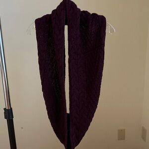 Banana Republic Maroon Knit Scarf